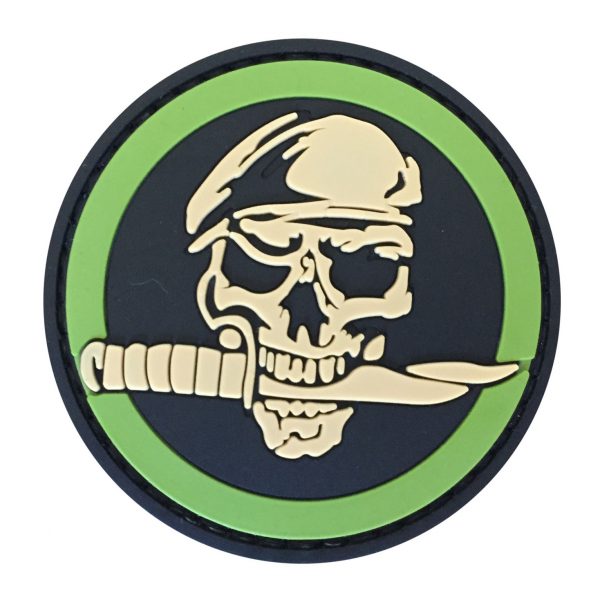 Beret Skull with Knife